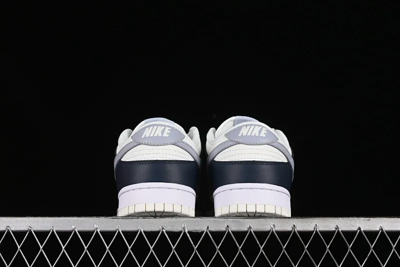 All Categories Nk SB Dunk Series Nk SB Dunk Low Low-top sneakers Nk SB Dunk Low Simple blue color Low-top casual sports skateboard shoes HV2390-100